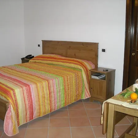 Il Rifugio Del Poeta Bed & Breakfast 2*