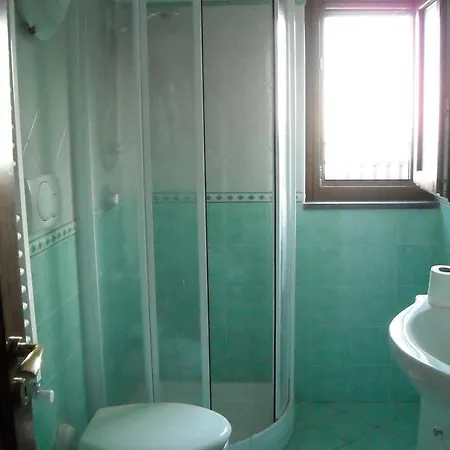 Il Rifugio Del Poeta Bed & Breakfast 2*